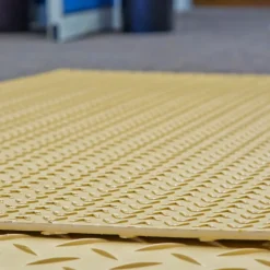 Blue Gator Lite Ground Protection Diamond Mat Tan 3/8 Inch x 4x8 Ft.