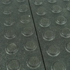 Button Top Straight Edge Wash Bay Mat 1/2 Inch x 4x6 Ft.