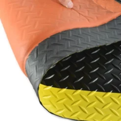 Diamond Foot Fatigue Mat Colored Borders 4x75 feet