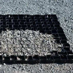 GeoGrid Cellular Paving System 4 cm x 1.6x1.6 Ft.