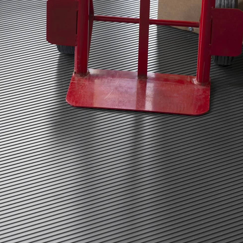 G-Floor Ribbed Tread Garage Floor Roll 1.4 mm x 8.5x22 Ft.