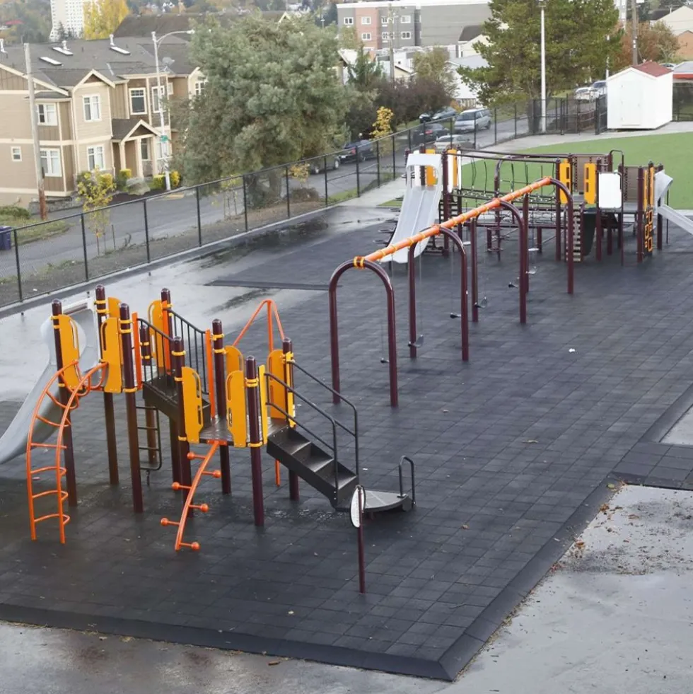 StrongPlay Playground Tiles 1.75 Inch x 2x2 Ft.