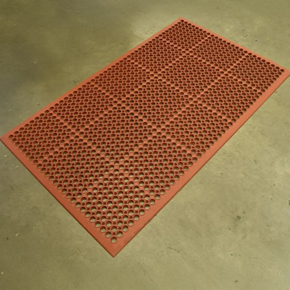 VIP Topdek Senior Red Mat 36x59.5 Inches