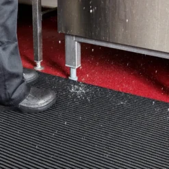 Vynagrip Heavy Duty Industrial Matting Black 4 x 33 ft Roll