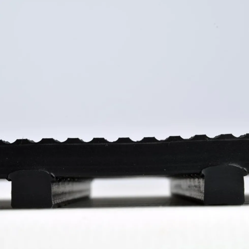 Vynagrip Heavy Duty Industrial Matting Black 4 x 33 ft Roll