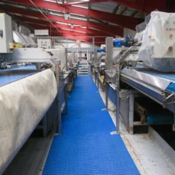 Vynagrip Heavy Duty Industrial Matting Colors 4 x 33 ft Roll