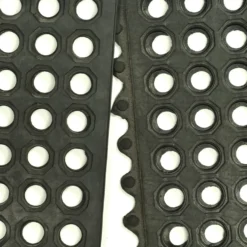 Wash Rack Classic Interlocking Mat 1/2 Inch x 3x3 Ft.